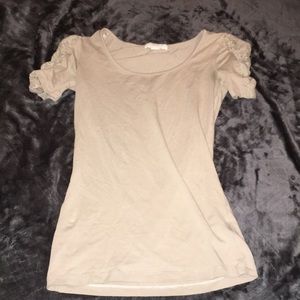 Forever 21 tan shirt sleeve